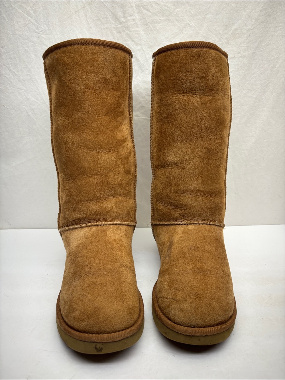 UGG Classic Tall Boots, SZ 8, box 88